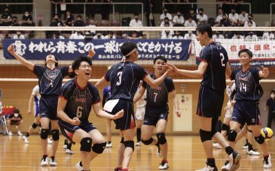 東山高が洛南高にストレート勝ちで準決勝へ 麻野が3連続サービスエース【インターハイ2022京都府予選（男子）】 | 月バレ.com【月刊バレーボール】