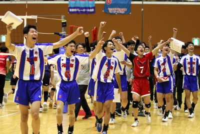 この日のためにやってきた」洛南高が5年ぶりの優勝 全国準優勝2度の東山高は涙の敗退【京都府春高予選決勝（男子）レポート】 |  月バレ.com【月刊バレーボール】