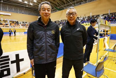 下北沢成徳学園バレー 監督 ジャージ